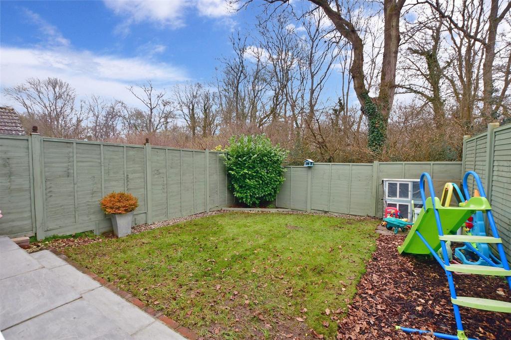 The Glades, East Grinstead, West Sussex 3 bed terraced house for sale