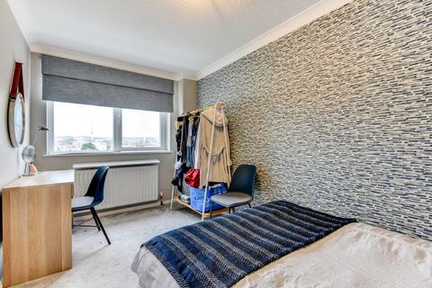2 bedroom flat to rent - Fairlawns, Hove