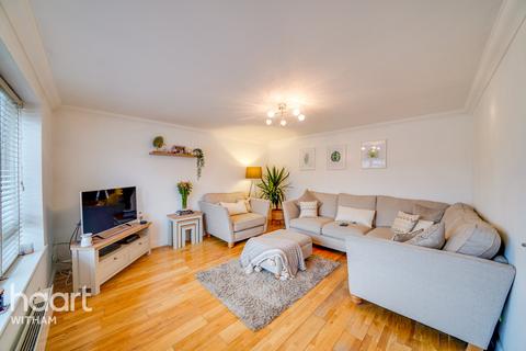 72 Bure Drive, Witham, CM8 1UD
