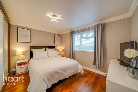 72 Bure Drive, Witham, CM8 1UD