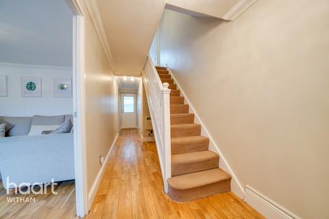 72 Bure Drive, Witham, CM8 1UD