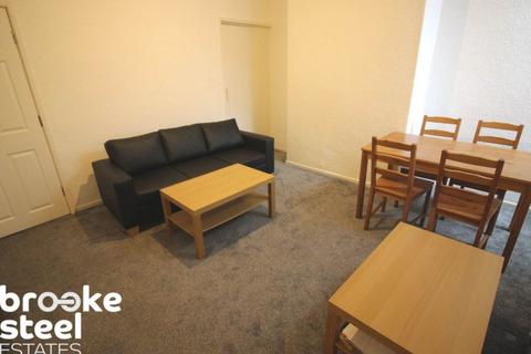 3 bedroom terraced house to rent, Mackenzie Road, Salford