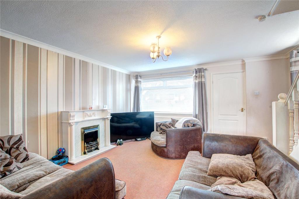 Chichester Close, Kingston Park, Newcastle Upon Tyne, NE3 3 bed semidetached house £725 pcm