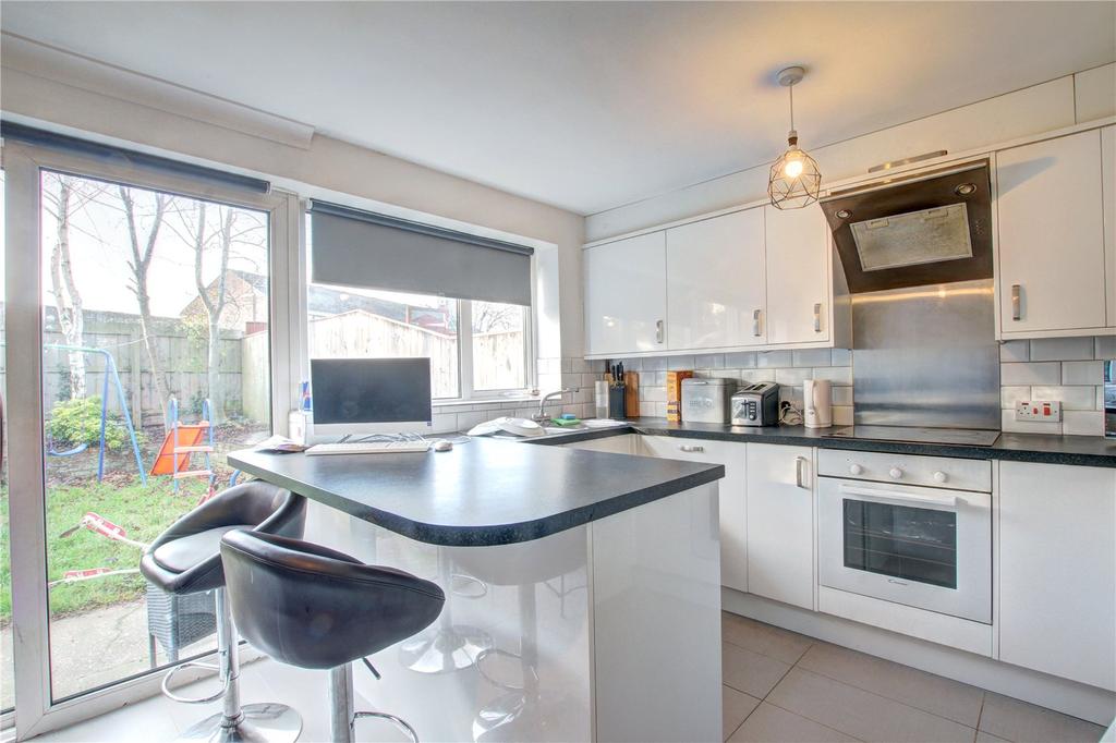 Chichester Close, Kingston Park... 3 bed semidetached house £725 pcm (£167 pw)