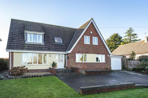 3 bedroom detached house for sale - Top Road, Little Cawthorpe, Louth, LN11 8NB