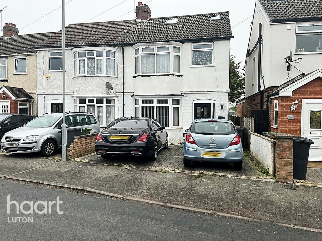 Alder Crescent, Luton 5 bed semidetached house £400,000