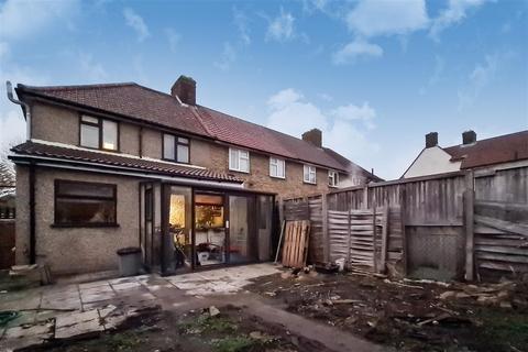 184 Heathway, Dagenham, RM10 9NS
