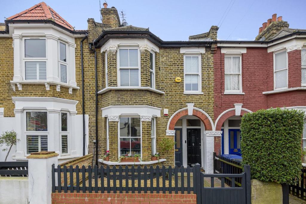 Petersfield Road, Acton 2 bed flat £545,000