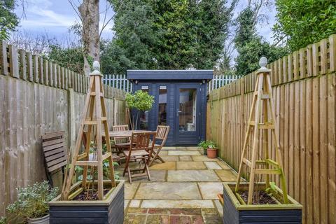 47a Petersfield Road, London, W3 8NY