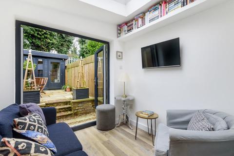 47a Petersfield Road, London, W3 8NY