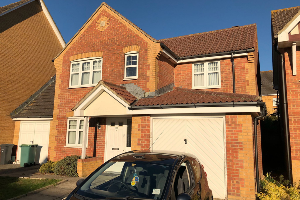 Sylvan Drive, Newport PO30 4 bed link detached house £1,300 pcm (£300 pw)