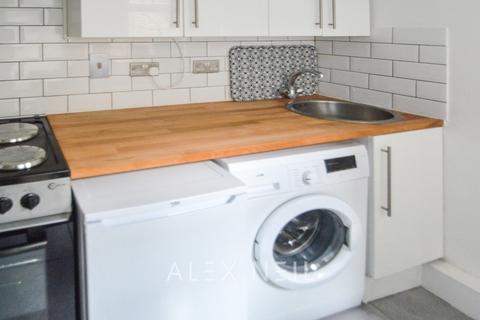 1 bedroom flat to rent - Wrights Road, Bow E3