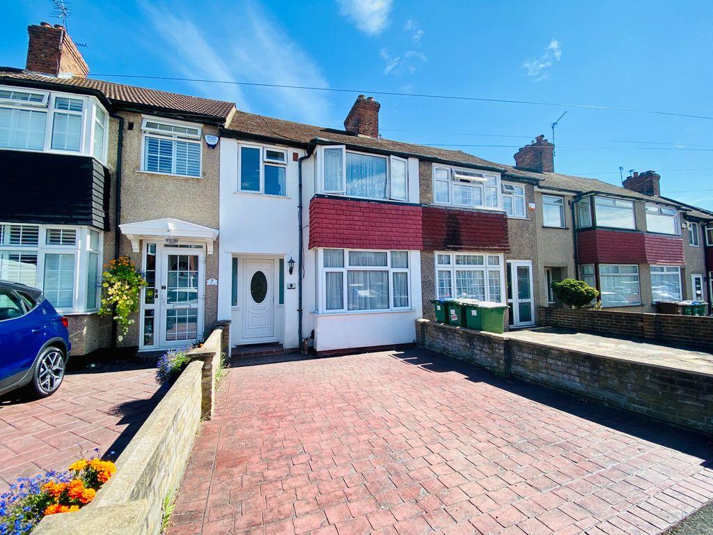 Clovelly Road, Bexleyheath DA7 5RG 3 bed terraced house £1,700 pcm (£