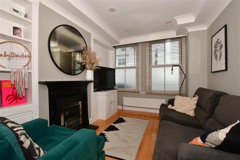 104 Lower Road, Kenley, CR8 5ND