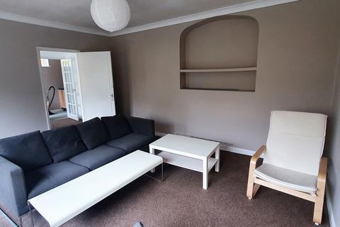 4 bedroom house share to rent - Southway, Guildford, GU2