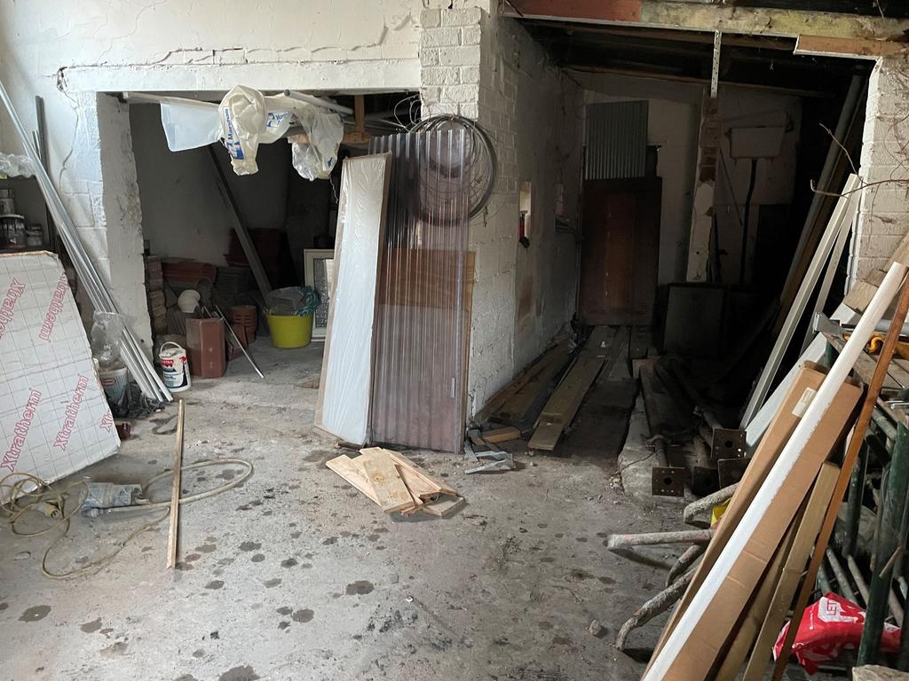 Moss Road, Askern, Doncaster, South... Heavy industrial £27,000