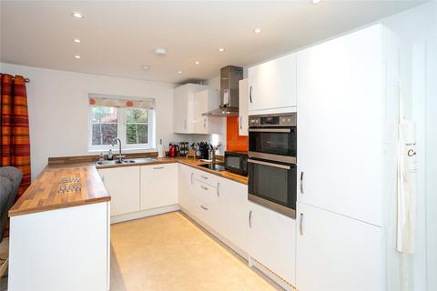 4 bedroom semi-detached house for sale - Rosemarie Close, Leavesden, Watford, Hertfordshire, WD25