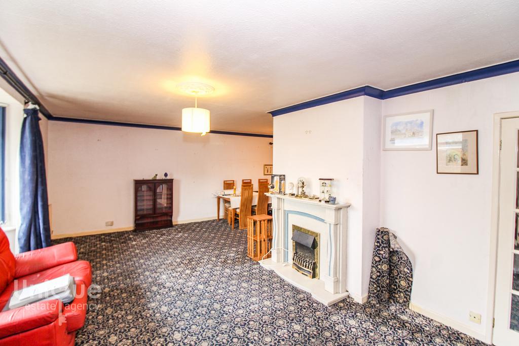 Edwinstowe Road, Lytham St. Annes, FY8 3 bed detached house £225,000