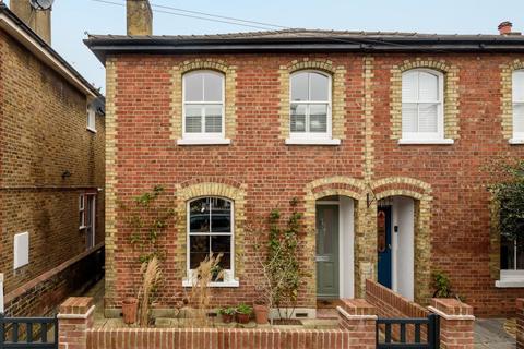 64 Park Lane, Teddington, TW11 0HX