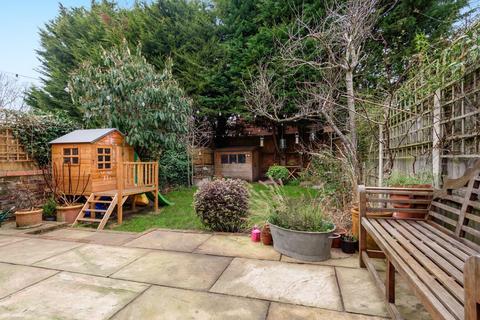 64 Park Lane, Teddington, TW11 0HX