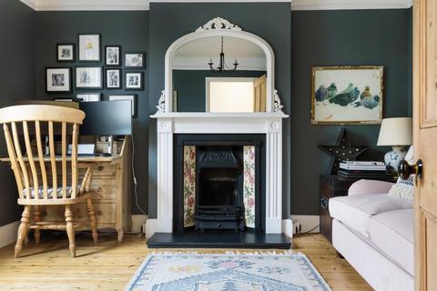 64 Park Lane, Teddington, TW11 0HX