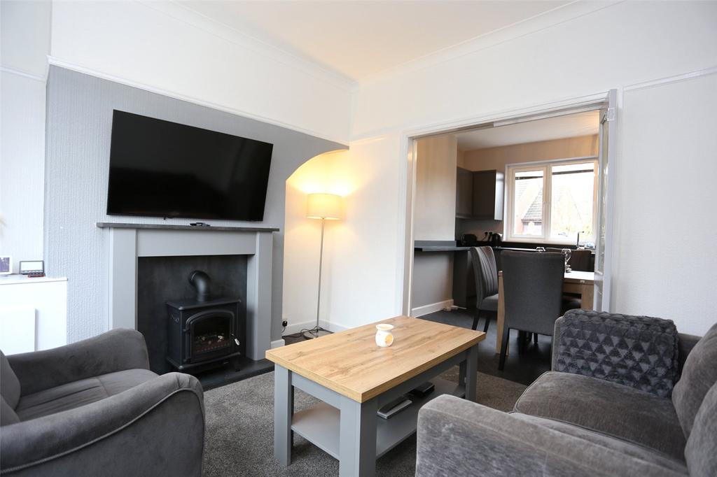 Woodbank Avenue, Bredbury, Stockport... 2 bed semidetached house £