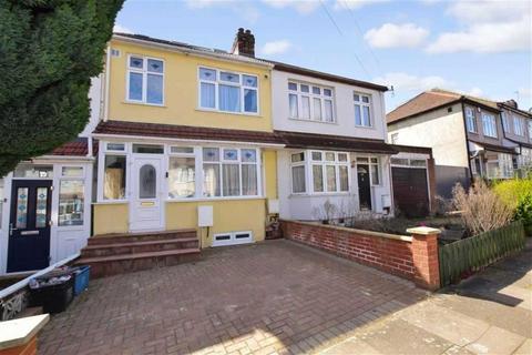 5 bedroom terraced house to rent, Chase Lane, Barkingside, IG6