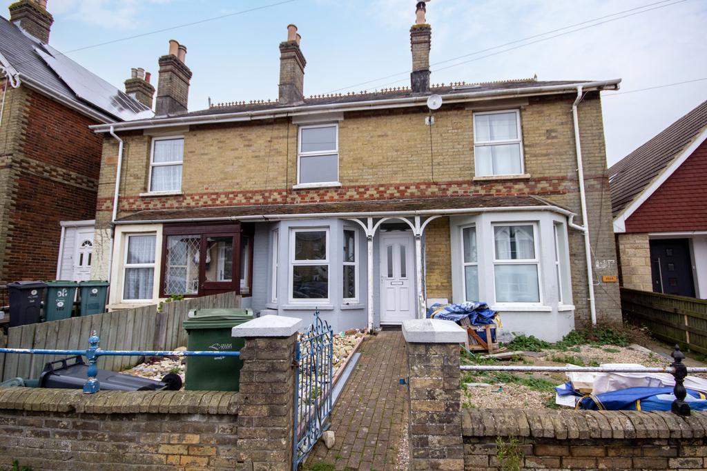 Adelaide Grove, East Cowes 3 bed terraced house £210,000
