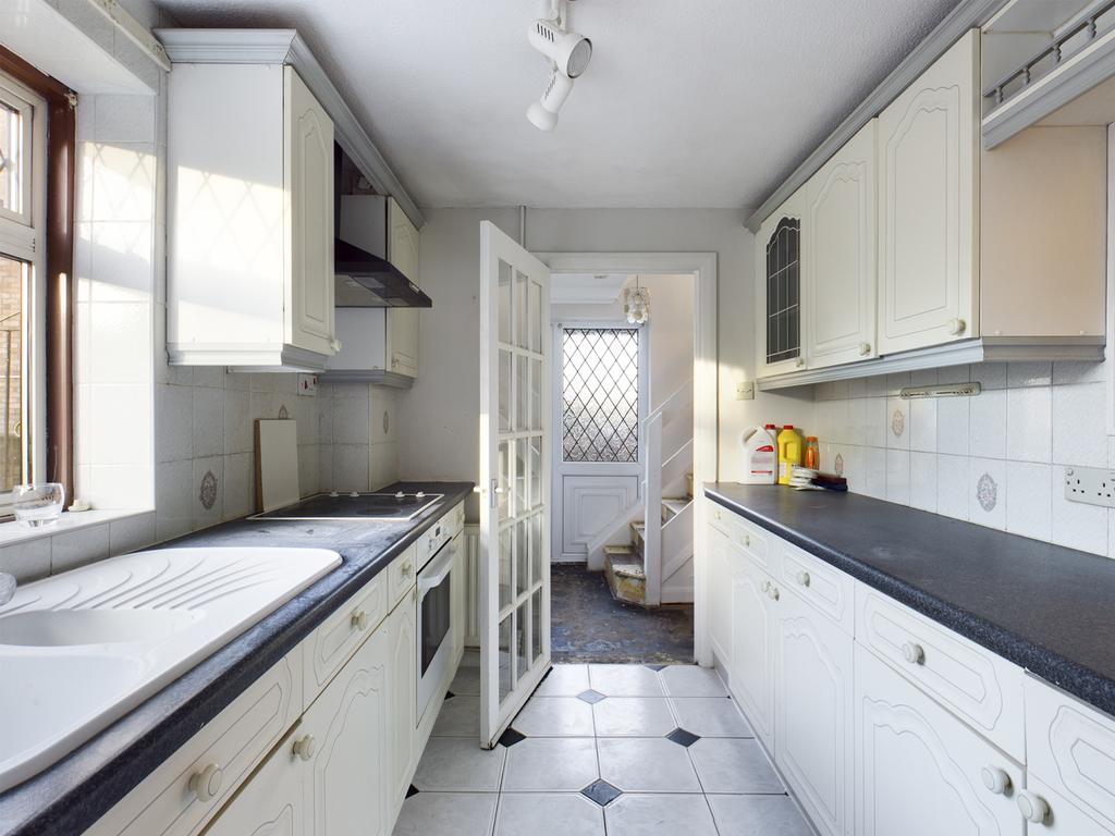 Ridgestone Avenue, Bilton, Hull... 3 bed end of terrace house £170,000
