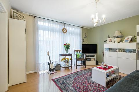 10 Manygates, London, SW12 9JS