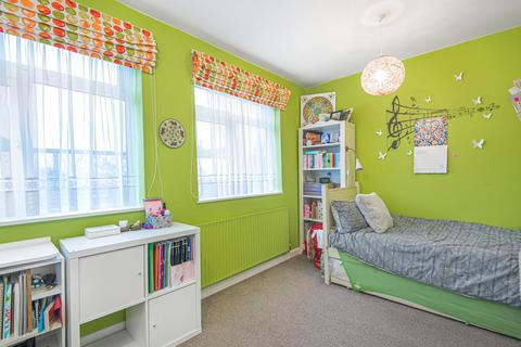 10 Manygates, London, SW12 9JS