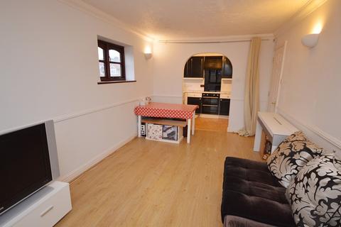 2 bedroom flat for sale - Moor Lane, Chessington, Surrey, KT9