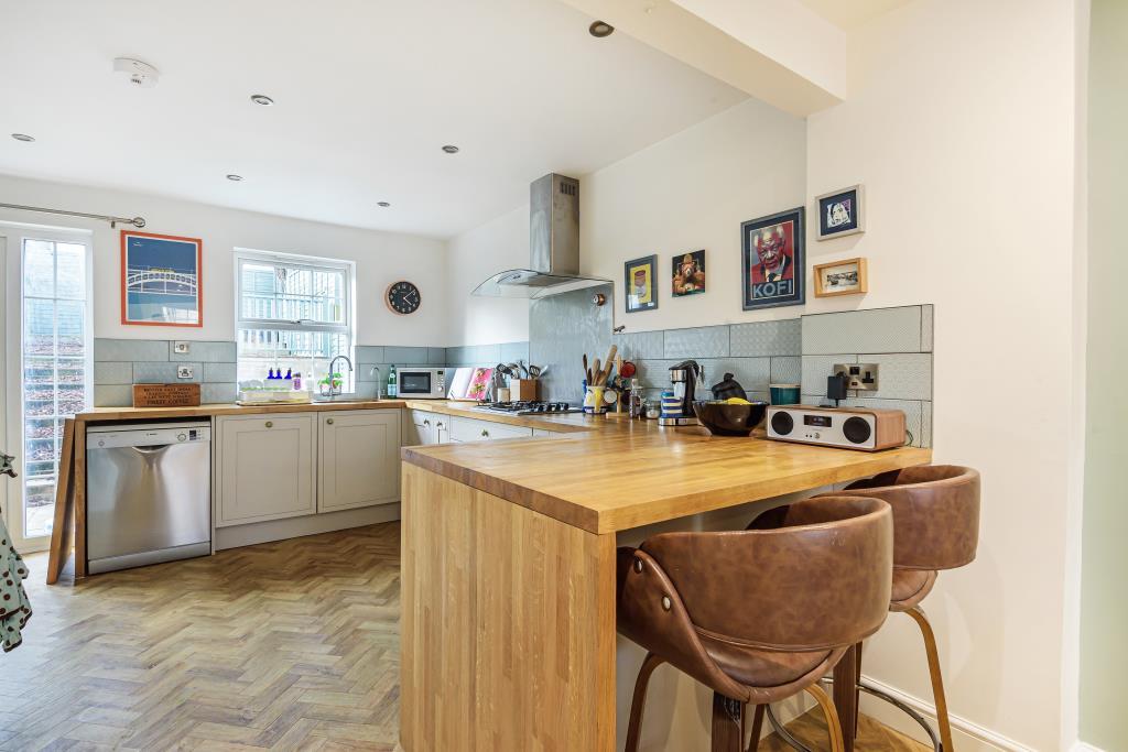 Kitchen/Dining Area