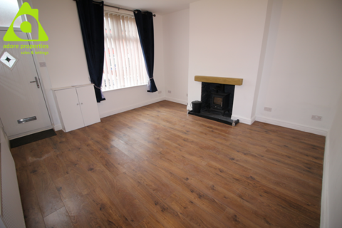 2 bedroom terraced house to rent, Bolton Road, Westhoughton, BL5 3DN