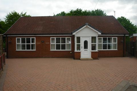 3 bedroom bungalow for sale - Leaside Avenue, Chadderton, Oldham