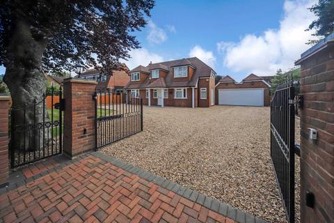 4 bedroom detached house for sale, Buckland