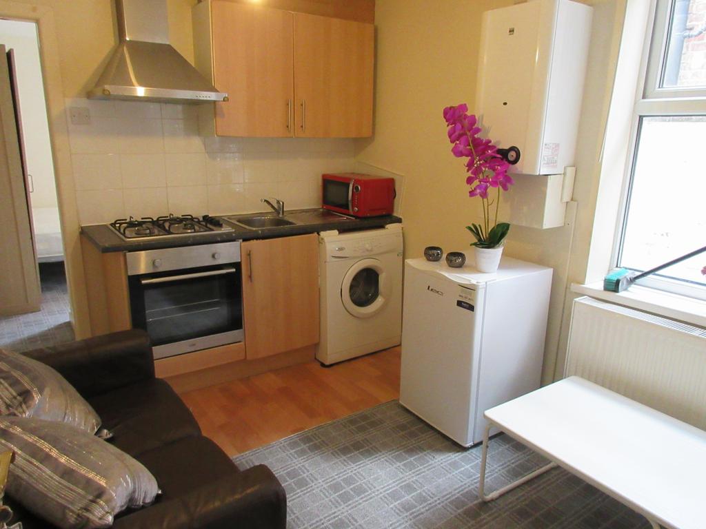 Lounge/Kitchen
