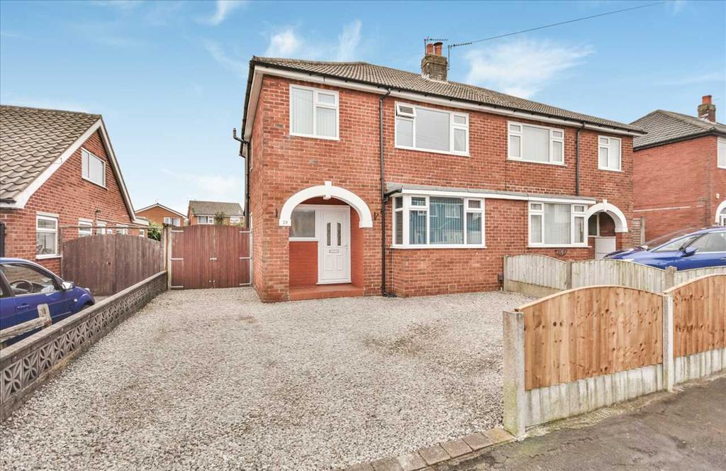 Princess Way, Euxton, Chorley 3 bed semidetached house £220,000