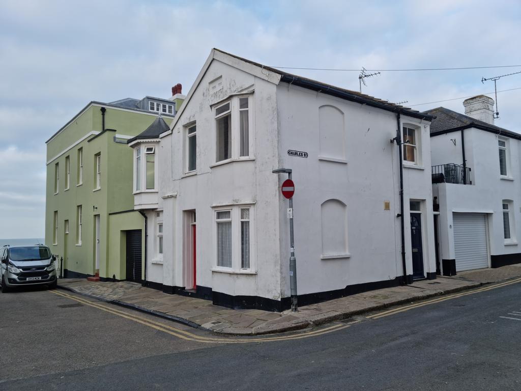Charles Street, Herne Bay, CT6 1 bed apartment £750 pcm (£173 pw)