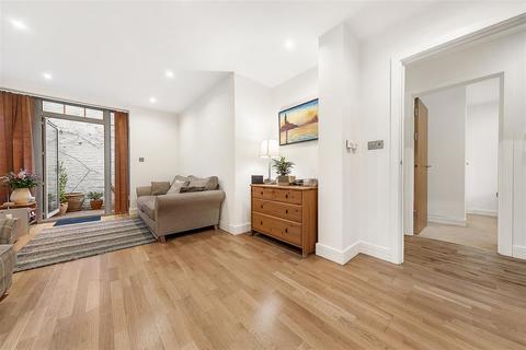 2 bedroom flat for sale - Garratt Lane, SW18