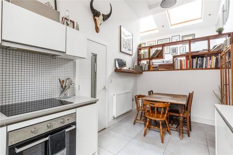112 Church Walk, London, N16 8QW