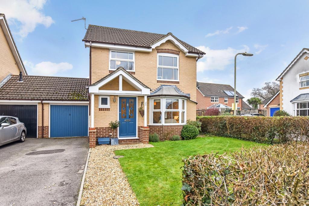 Whitebeam Close, Colden Common 3 bed link detached house - £465,000