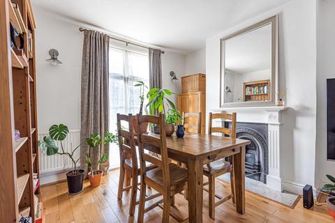 69 Walcot Square, London, SE11 4UB