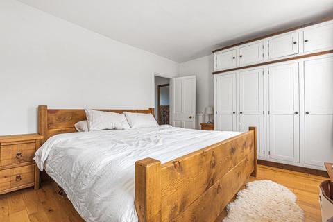 69 Walcot Square, London, SE11 4UB