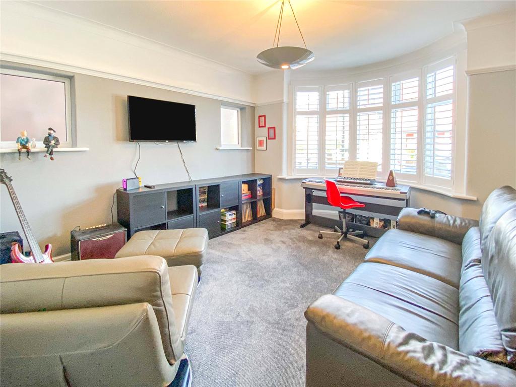 Egerton Drive, Hale, Cheshire, WA15 3 bed detached house £725,000