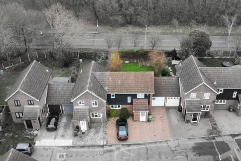 10 Broadwater Green, Laindon, Basildon, SS15 6BG