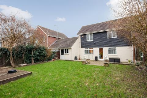 10 Broadwater Green, Laindon, Basildon, SS15 6BG