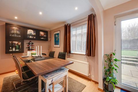 10 Broadwater Green, Laindon, Basildon, SS15 6BG