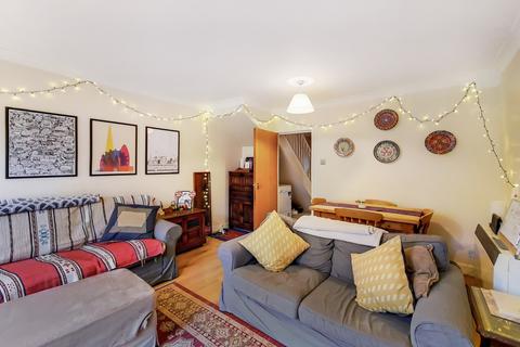 8 Quadrangle Close, London, SE1 4SQ