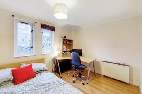 8 Quadrangle Close, London, SE1 4SQ